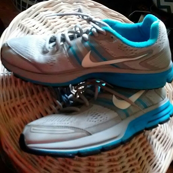 Nike Sneakers - Picture 3 of 8